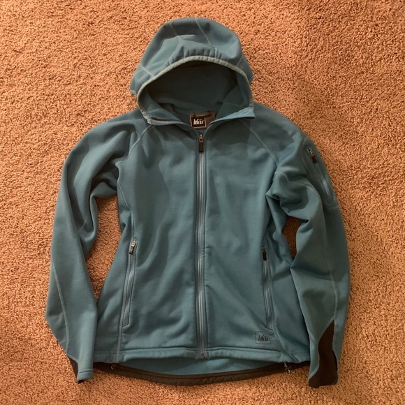 polartec wind pro hoodie